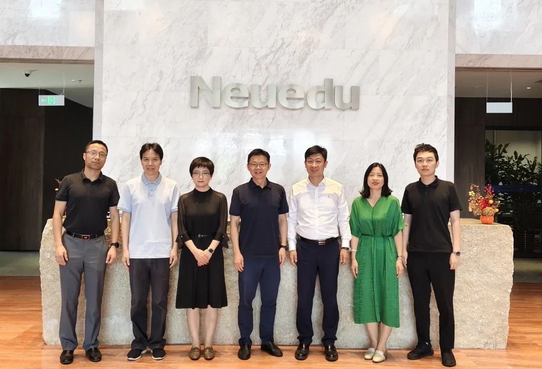 上海行健职业学院一行到访Ebpay教育科技集团参观研讨